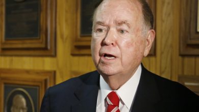 Photo of Boren meets with investigators