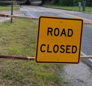 Road closed in Crawford County