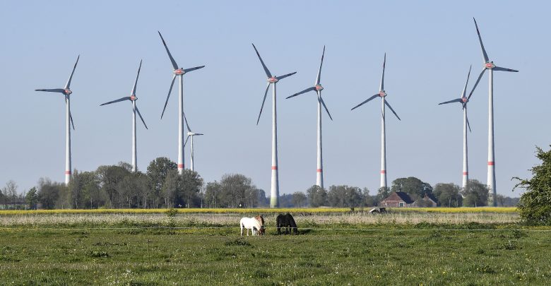 Wind turbines, windmill, Newstalk KZRG