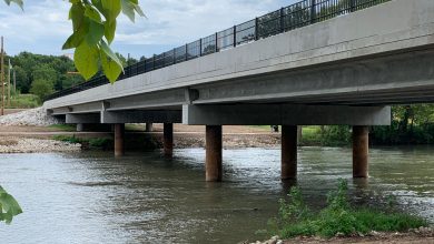 Photo of Blunt helps introduce the Support for Community Bridges Act