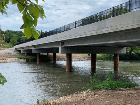 Blunt helps introduce the Support for Community Bridges Act