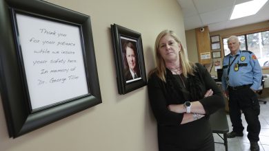 Photo of Jury Sides With Kansas Abortion Clinic Operator In Stalking Case