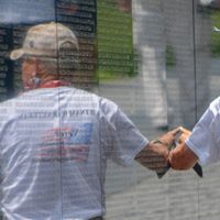 Photo of 50 Years Later, Two Missouri Vietnam War Veterans Reunite On An Honor Flight