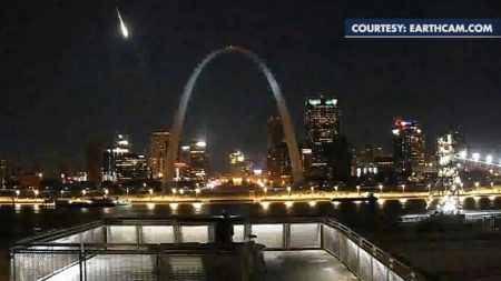 Meteor Flashes Across Missouri Sky