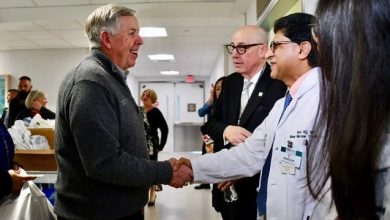 Photo of Governor and First Lady Parson Visit Hospitals Across Missouri on Christmas Eve