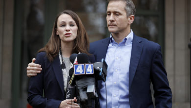 Photo of Greitens, wife announce plans to divorce