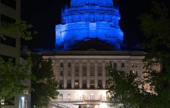 Photo of Capitol dome to shine blue in honor of fallen officers