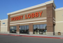 Photo of Hobby Lobby raises minimum wage to $17 an hour