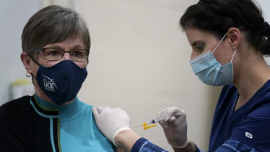 Photo of Kansas won’t enforce vaccine rule for nursing home workers