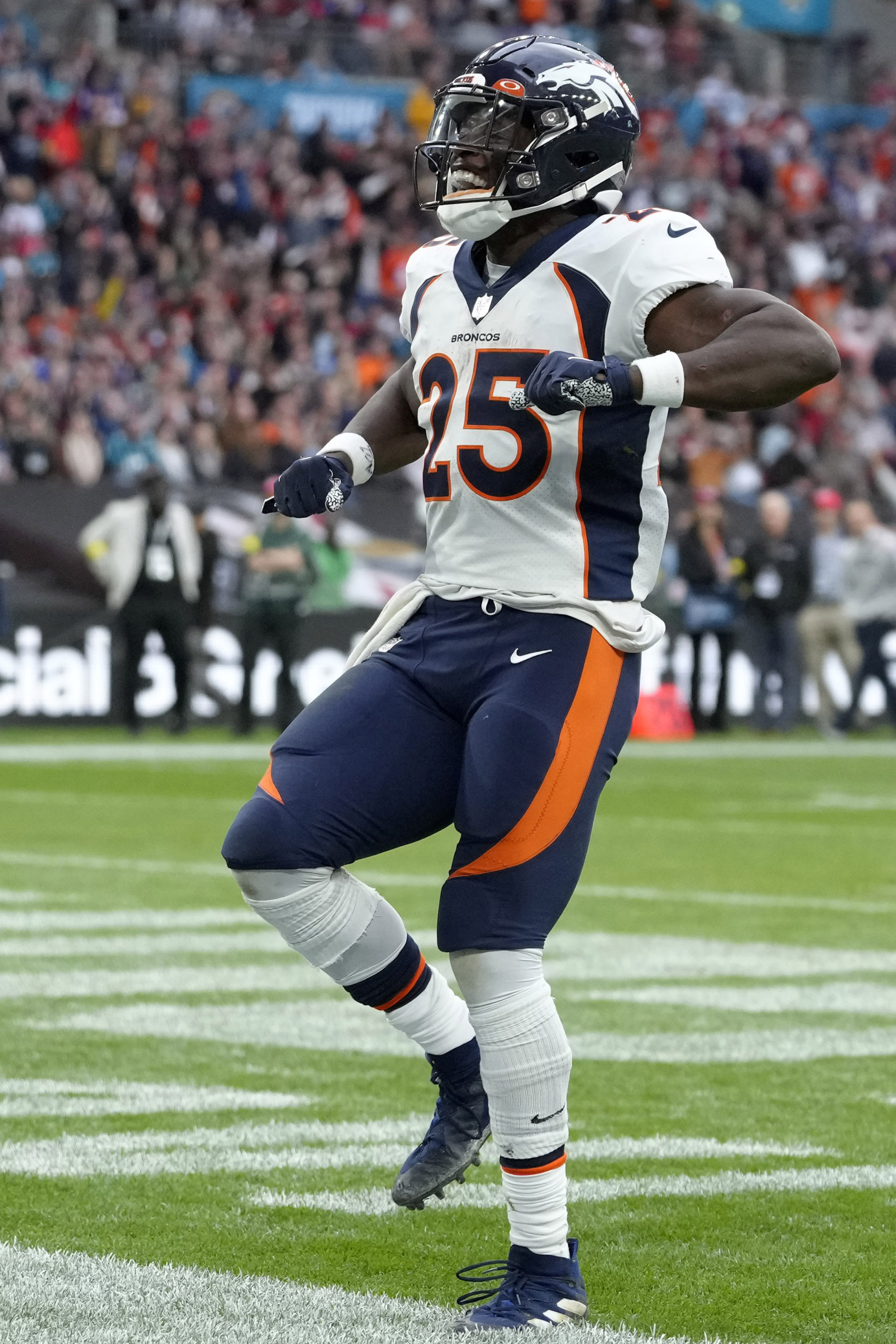 Report: Broncos RB Melvin Gordon Expected to Sign With Chiefs - Sports  Illustrated