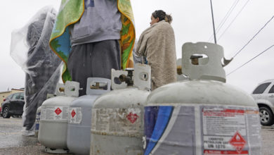 Photo of Missouri Governor signs order to help Gygr-Gas customers get through winter