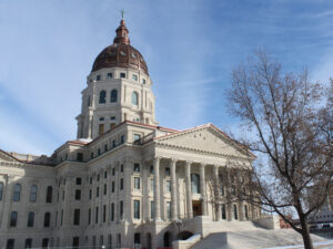 Governor Kelly signs bipartisan bill refo...