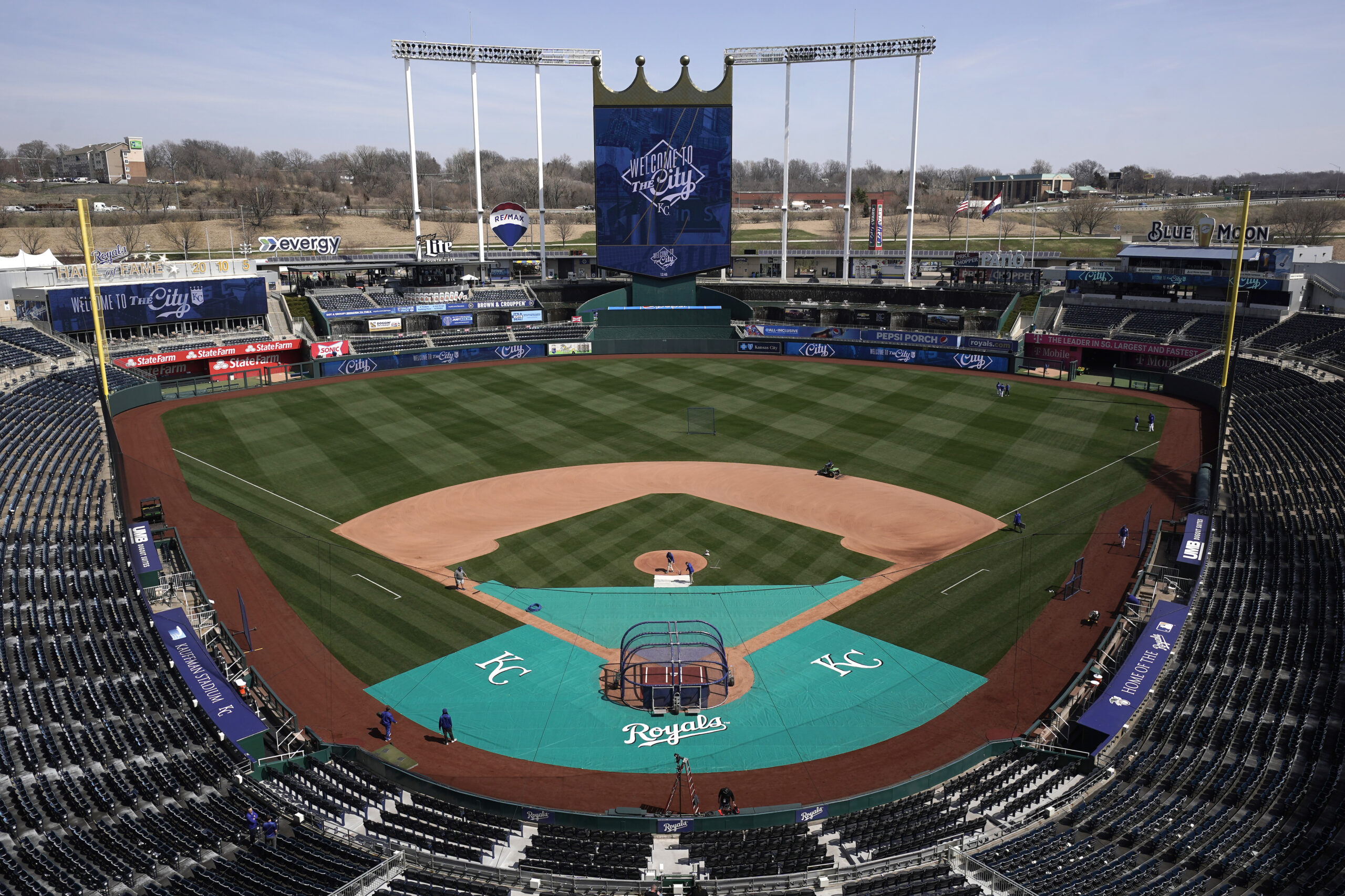 KC Royals owner shares his expectations for the team in 2023