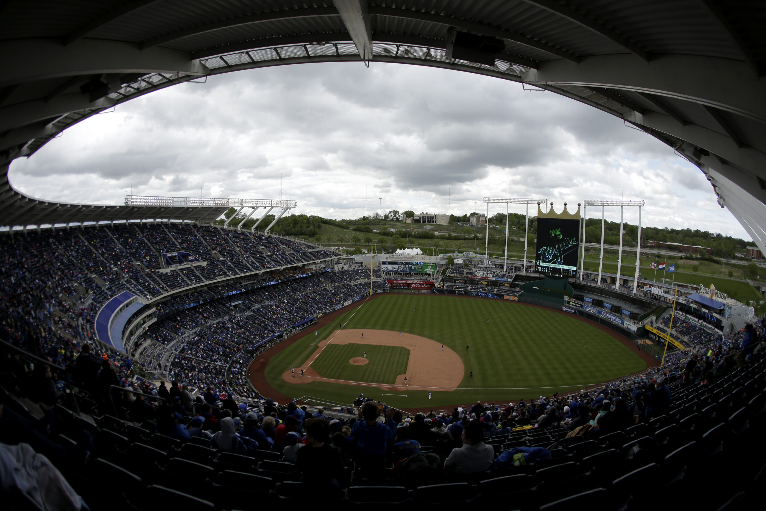 MLB commissioner visits Kansas City to discuss new stadium