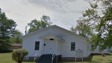 Photo of An Arkansas church “stolen” by “squatter bishop”