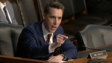 Photo of Hawley slams FBI Director on targeting of Catholics as ‘violent extremists’