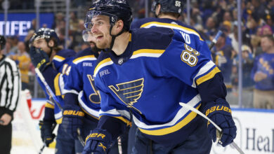 Photo of St. Louis Blues score 3 goals in 32 seconds, beat New York Islanders 4-0