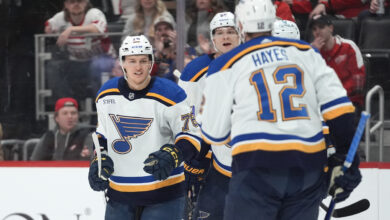 Photo of Sean Monahan has a goal and assist, Winnipeg wins 4th straight, 4-2 over St. Louis