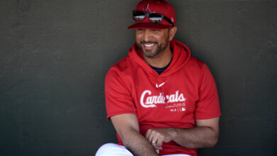 Photo of Oliver Marmol given 2-year contract extension through 2026 by Cardinals