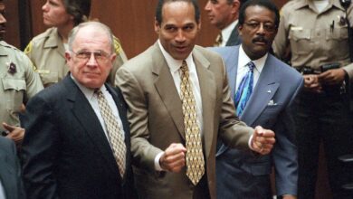 Photo of OJ Simpson, fallen football hero acquitted of murder in ‘trial of the century,’ dies at 76