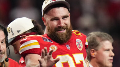 Photo of Chiefs and TE Travis Kelce agree to 2-year extension