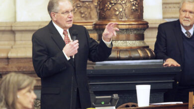 Photo of GOP lawmakers in Kansas are moving to override the veto of a ban on gender care for minors