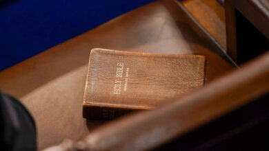 Photo of Oklahoma teachers were told to use the Bible. There’s resistance from schools as students return