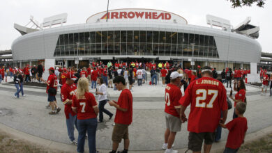 Photo of Chiefs owner Hunt focused on stadium solution in KC metropolitan area