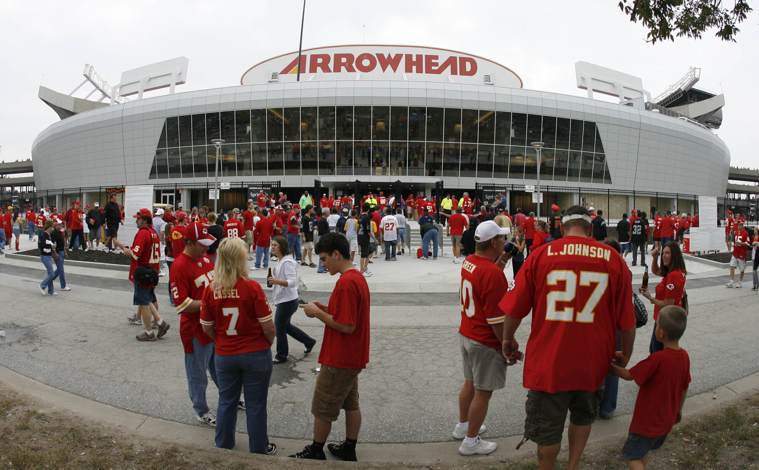 Chiefs Chairman Clark Hunt offers update on where the team stands with