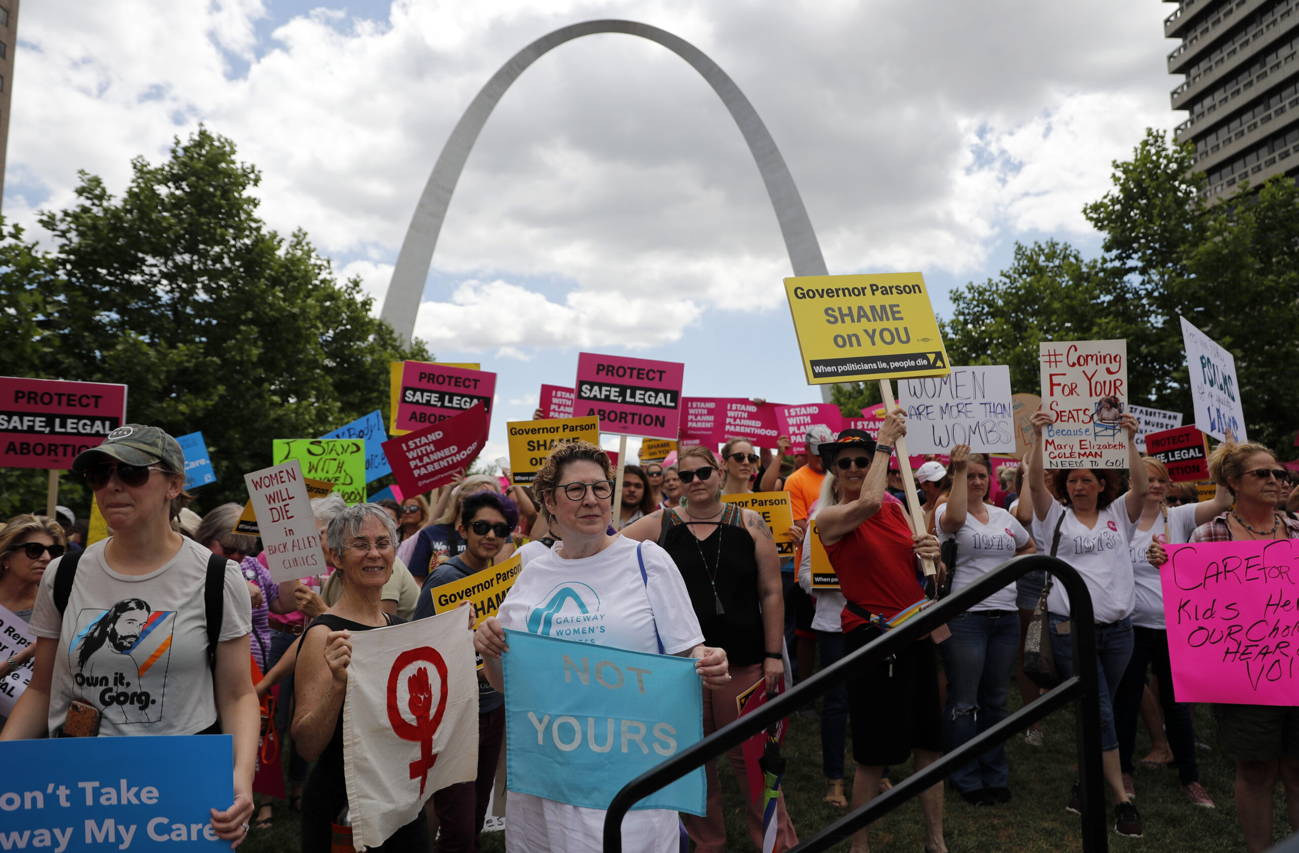 Missouri abortion law change faces last-minute legal challenges – Newstalk KZRG