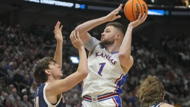 Photo of Kansas tops AP Top 25 preseason men’s basketball poll ahead of Alabama, defending champion UConn